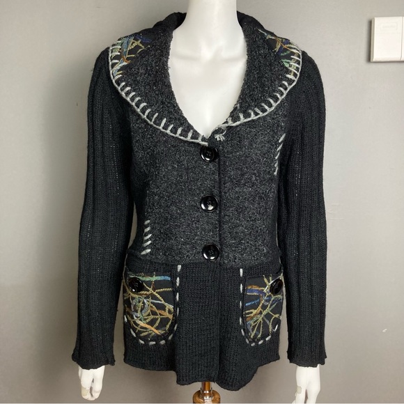Sioni Sweaters - Sioni cardigan sweater medium patchwork collared black grey embroidered artsy